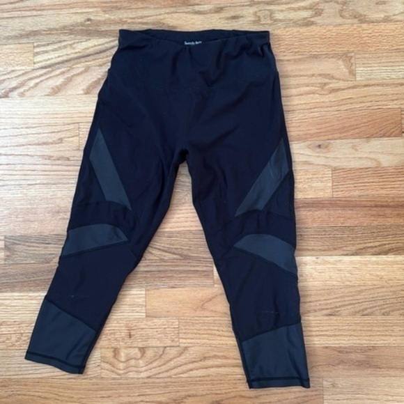 Sweaty Betty Power Mesh Wet Look 7/8 Black Leggings Size 6 - Picture 2 of 7